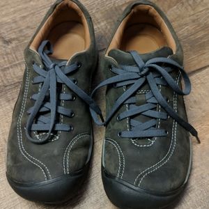 Women's Keen shoes